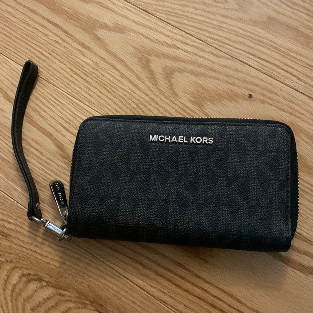 Michael Kors wristlet